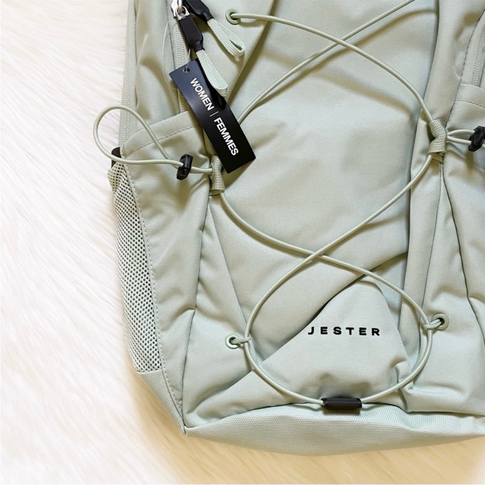 The North Face Women’s Jester 27 Liter Backpack - Picture 2 of 6